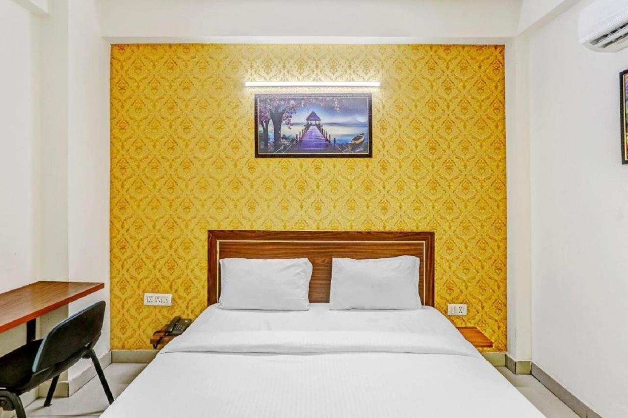 Hotel Noida Continental At Noida City Center エクステリア 写真